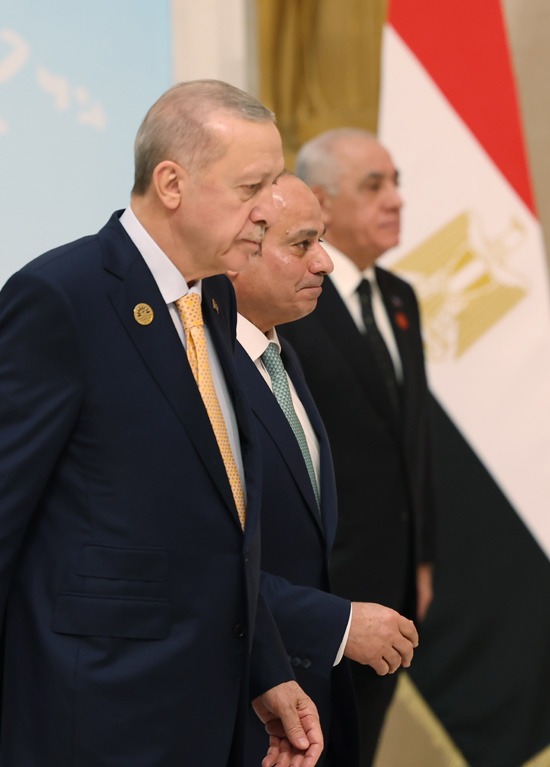 Cumhurbaşkanı Erdoğan, Kahire’de D-8 Zirvesi’ne Katıldı