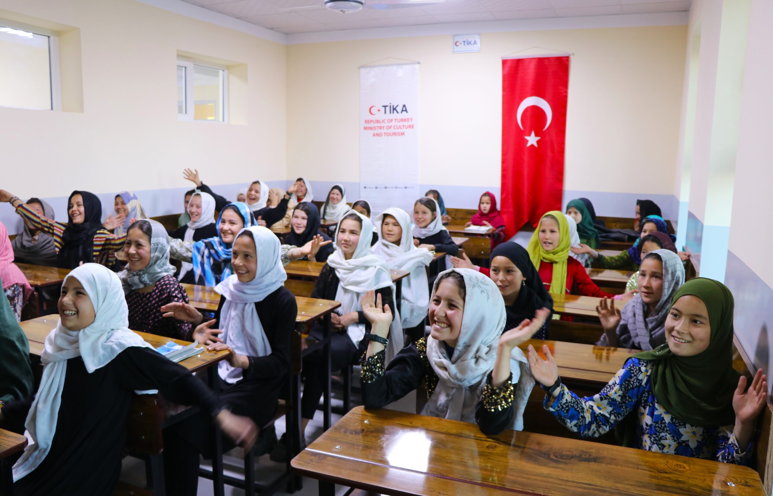 TİKA’dan Afganistan’daki Okullara Eğitim Desteği