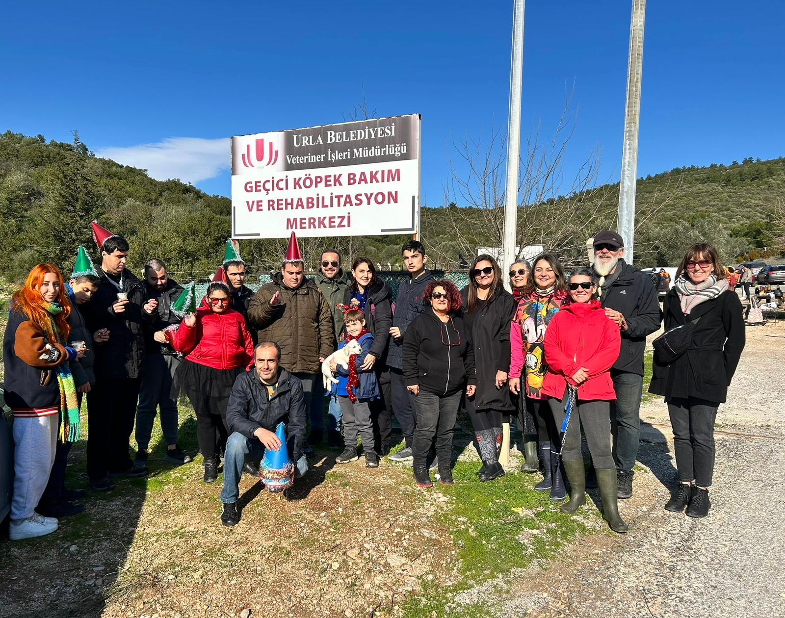 Urlada Anlamli Yilbasi Etkinligi Hayvanseverler Barinakta Bir Araya Geldi Foto 1