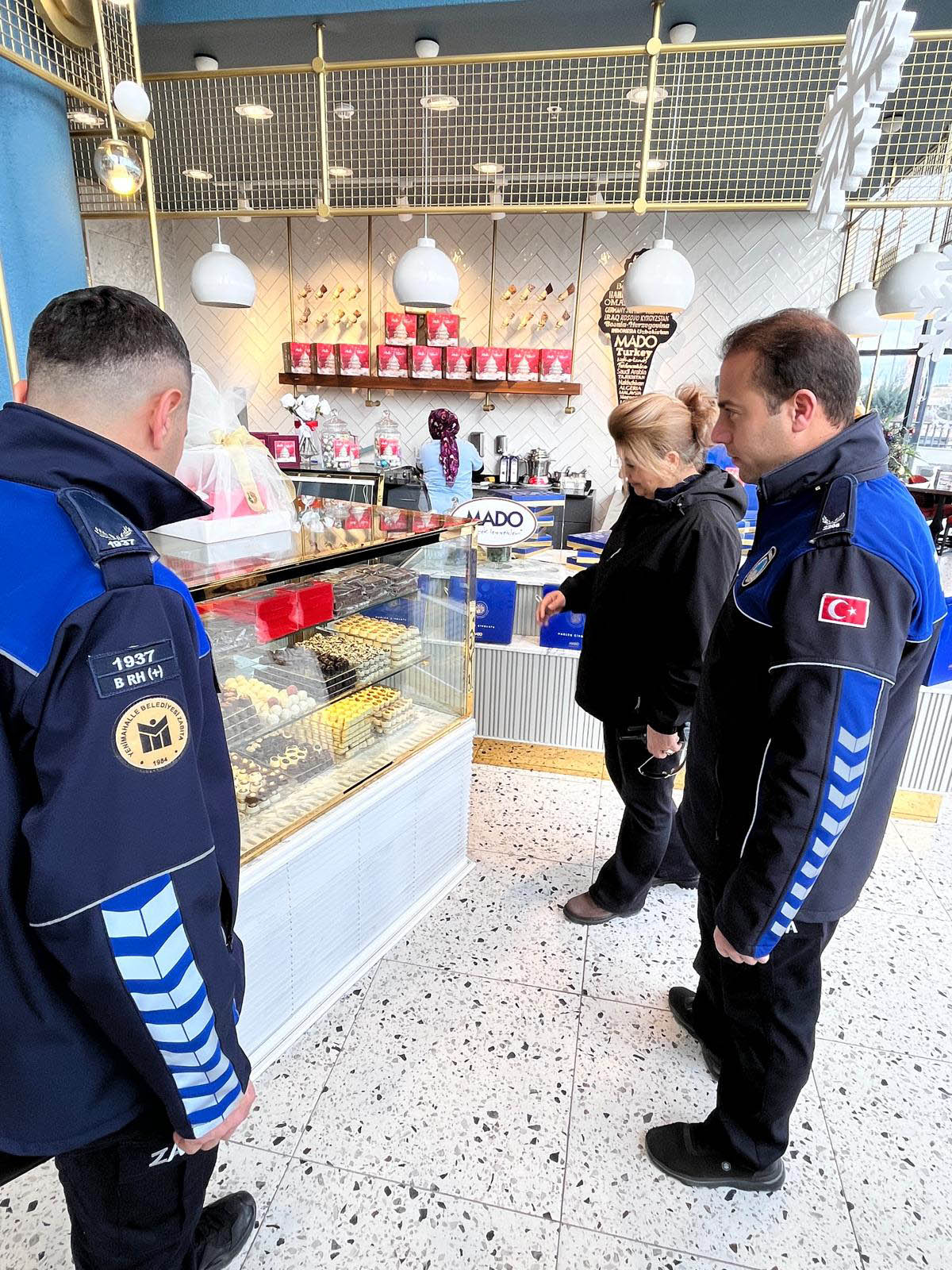 Yenimahalle Zabıtası'ndan Yılbaşı Öncesi Sıkı Denetim