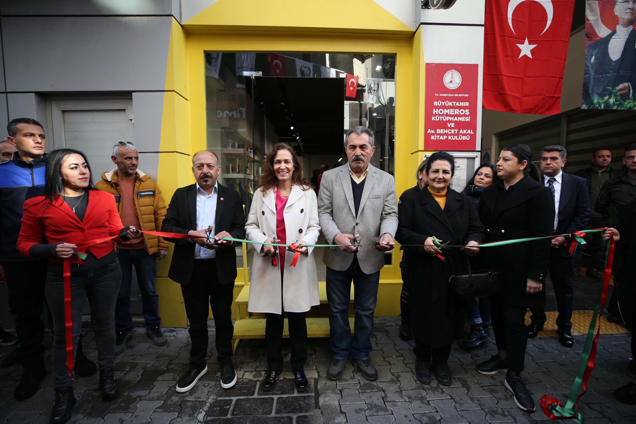 Karşıyaka’da Dükkan 35 ½ açıldı