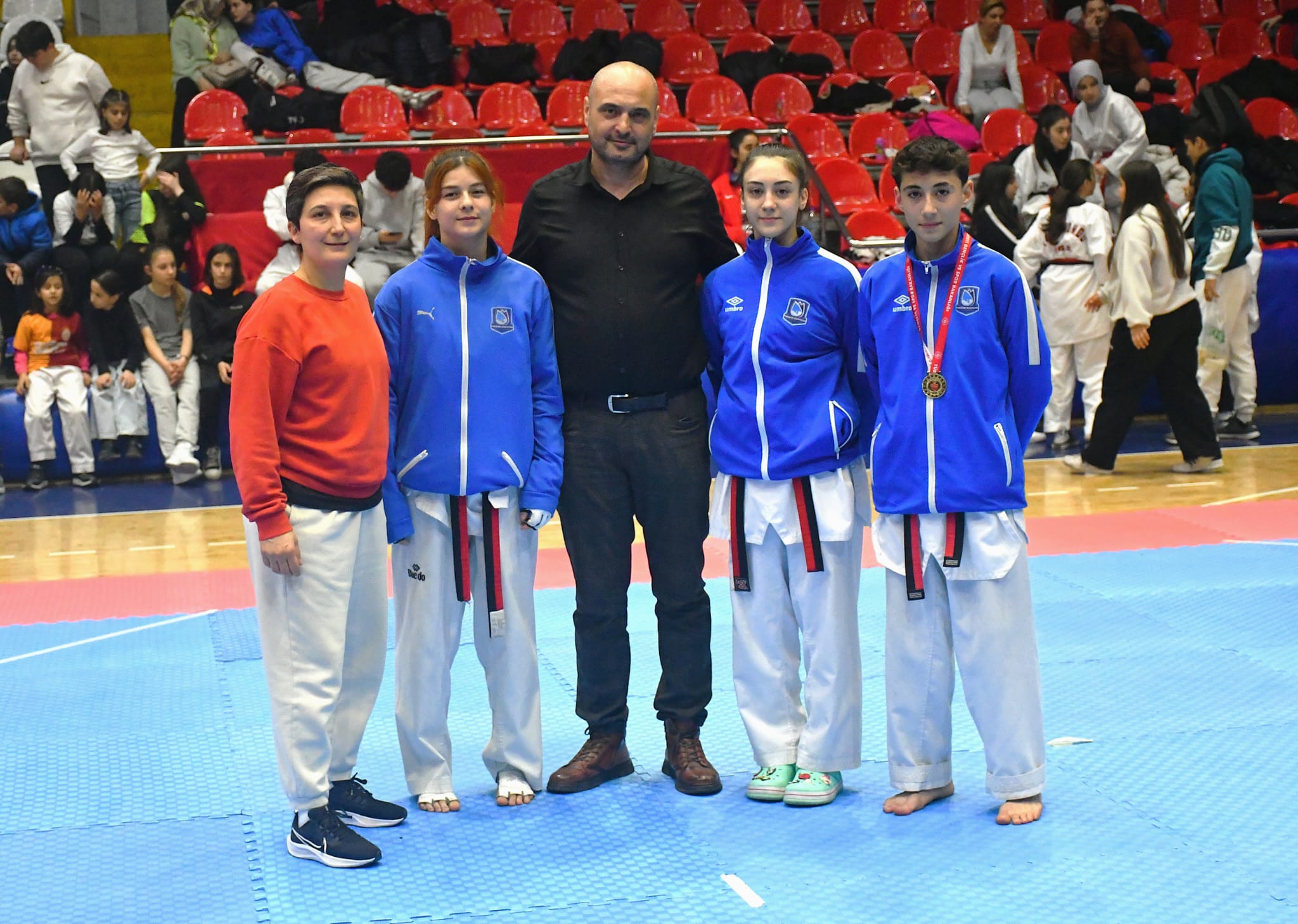 Manisalı Güreşçiler Denizli'den Zaferle Döndü