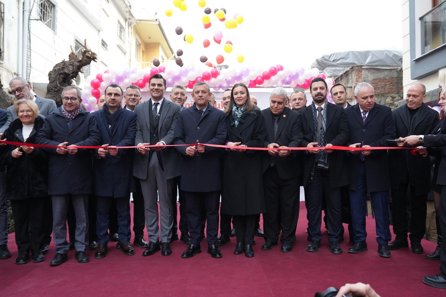 ŞEHZADELER BELEDİYESİ SPİL ÇOCUK EVİ TÖRENLE AÇILDI