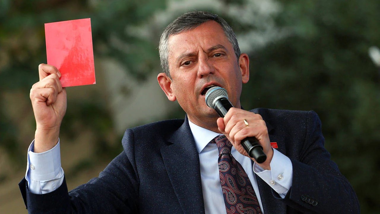 CHP'de 'Kırmızı Kart' Kampanyası İlgi Görmedi: Parti İçinde Yeni Tartışmalar Başlayabilir