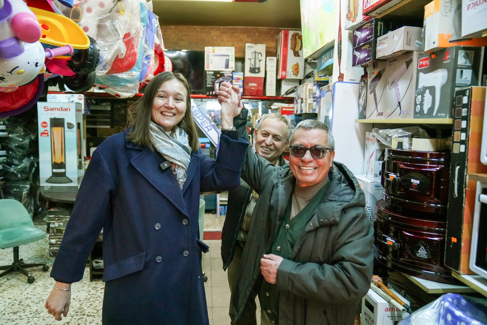 BELEDİYE BAŞKANI DURBAY’DAN YENİ YILIN İLK GÜNÜ ESNAF ZİYARETİ