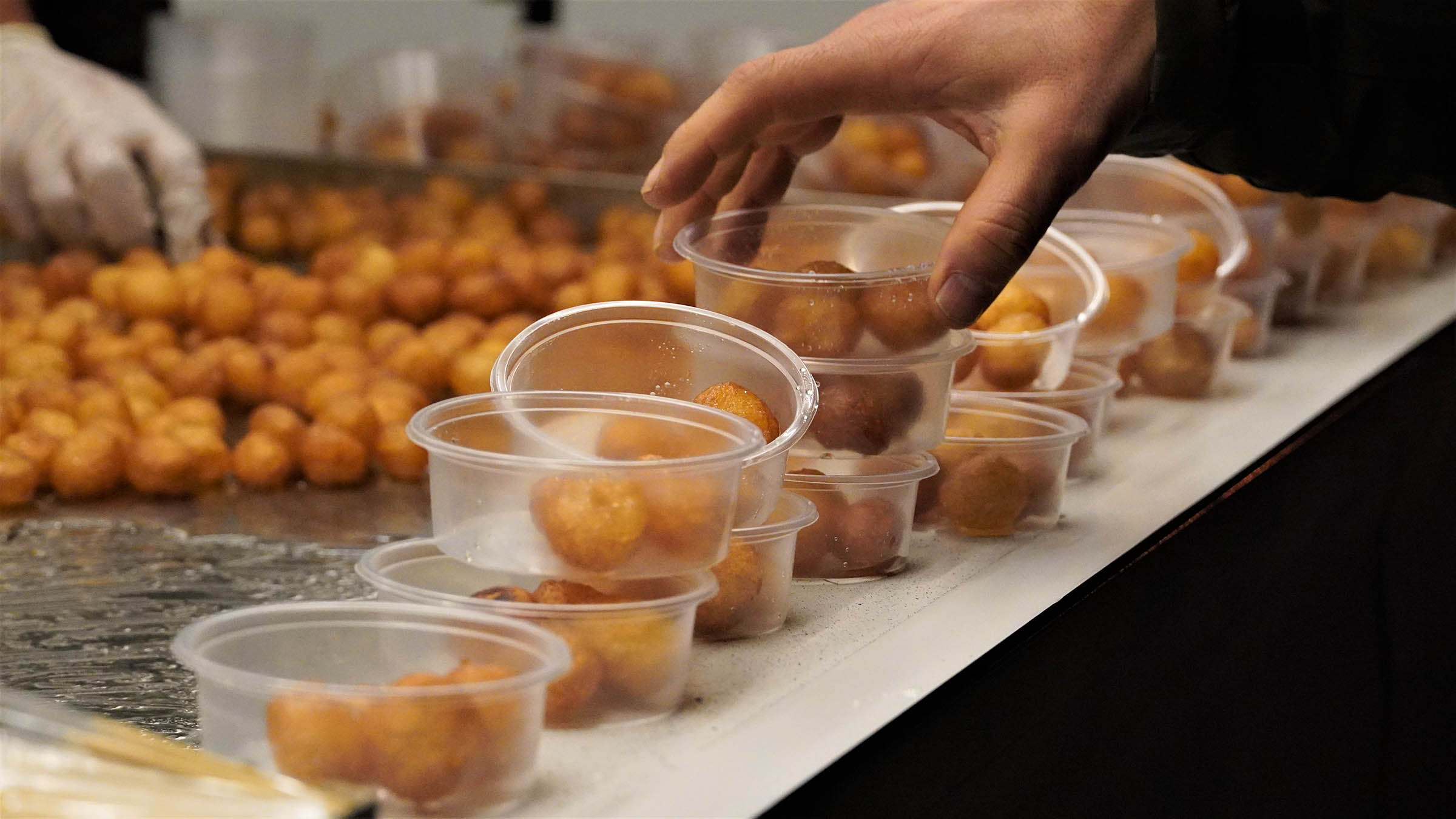 Keçiören Belediyesi'nden Regaip Kandili'nde Lokma ve Kandil Simidi İkramı