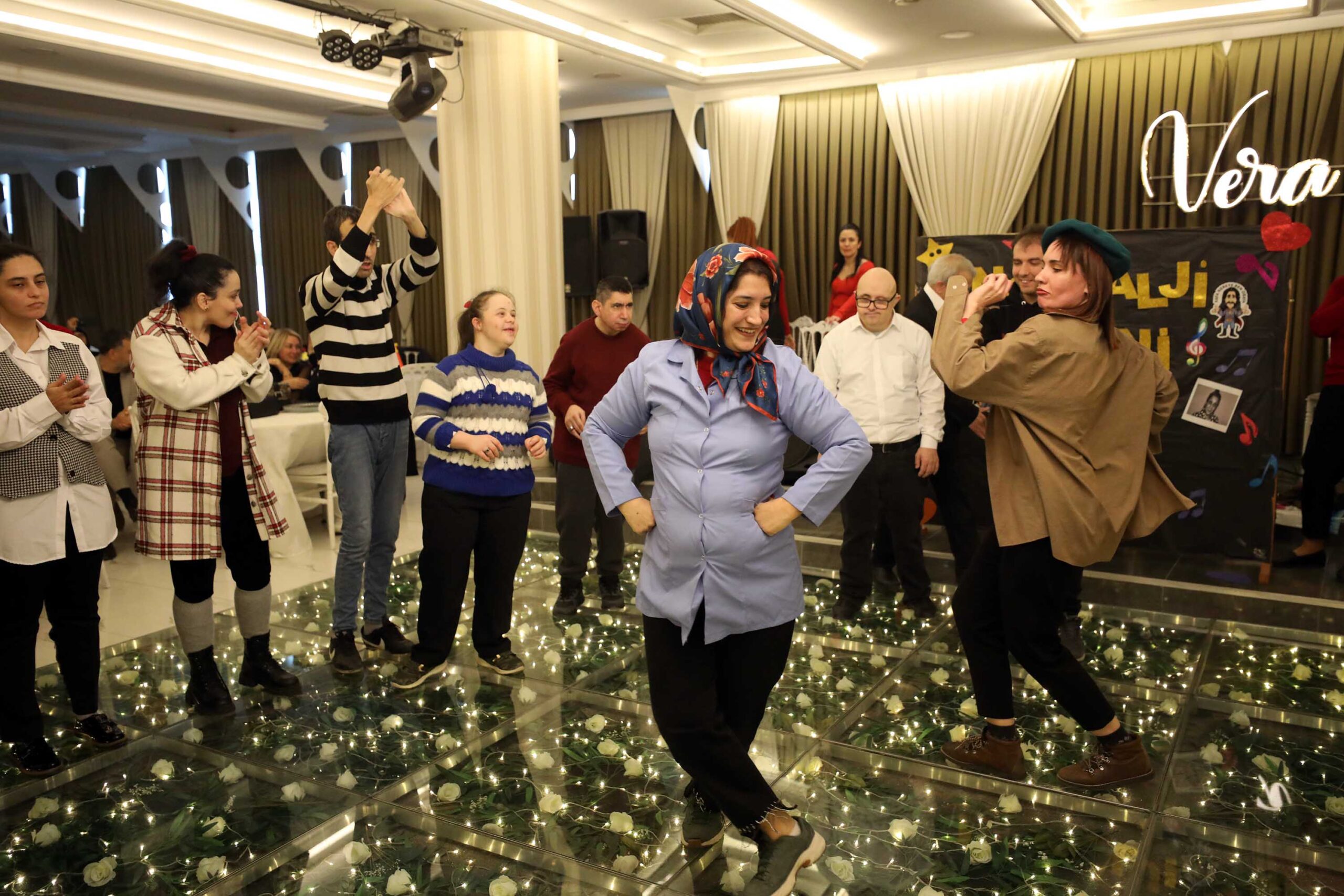 Yenimahalle’de Özel Bireyler Yeni Yıl Coşkusunu Doyasıya Yaşadı