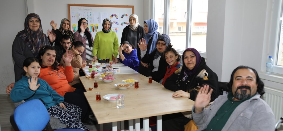 Sanatla Engelleri Aşıyoruz: Çubuk'ta Engelsiz Yaşam Merkezi'nden İlham Veren Proje