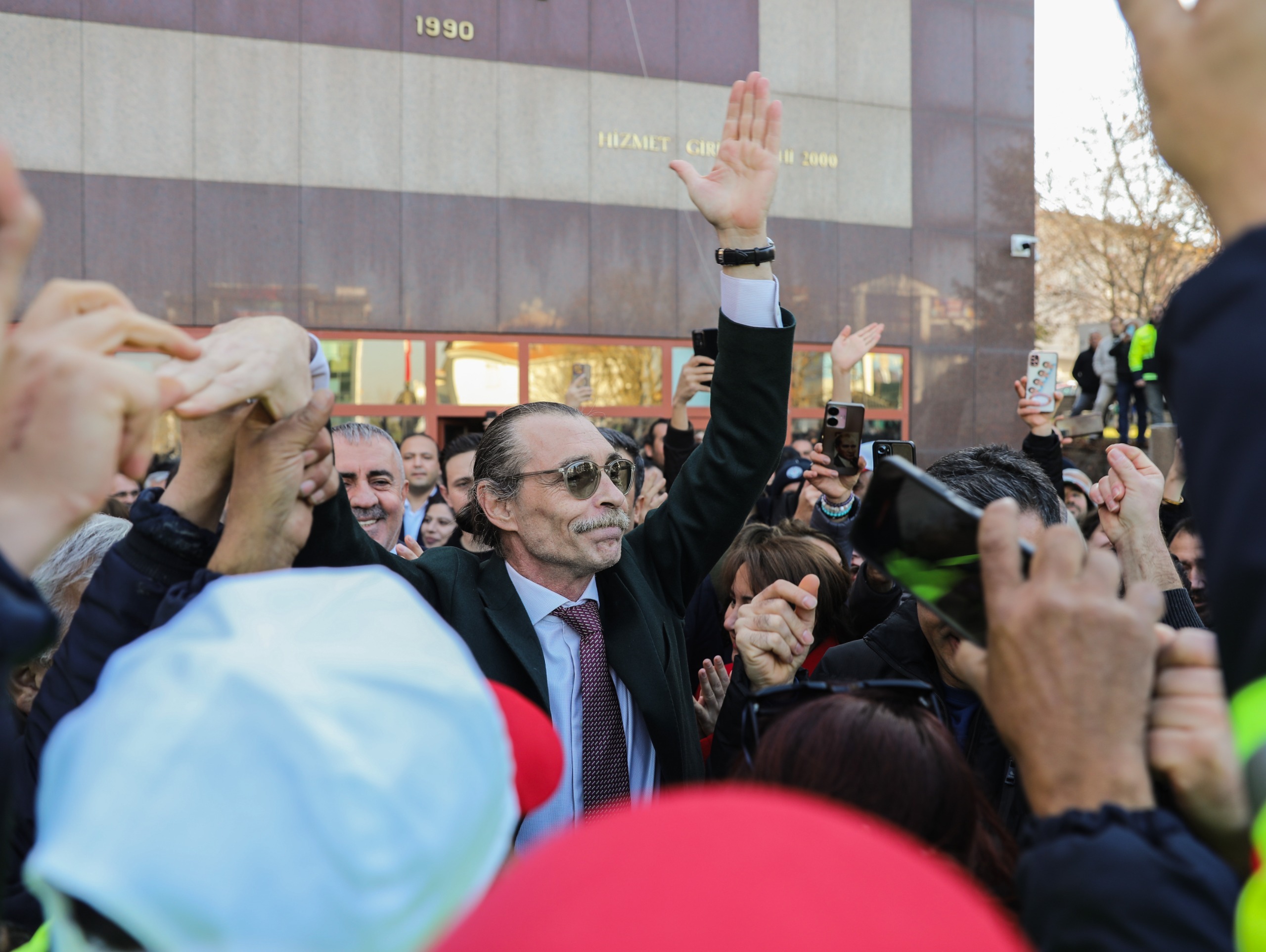Başkan Beşikçioğlu’ndan Belediye Emekçilerine %60’ın Üzerinde Zam Müjdesi!