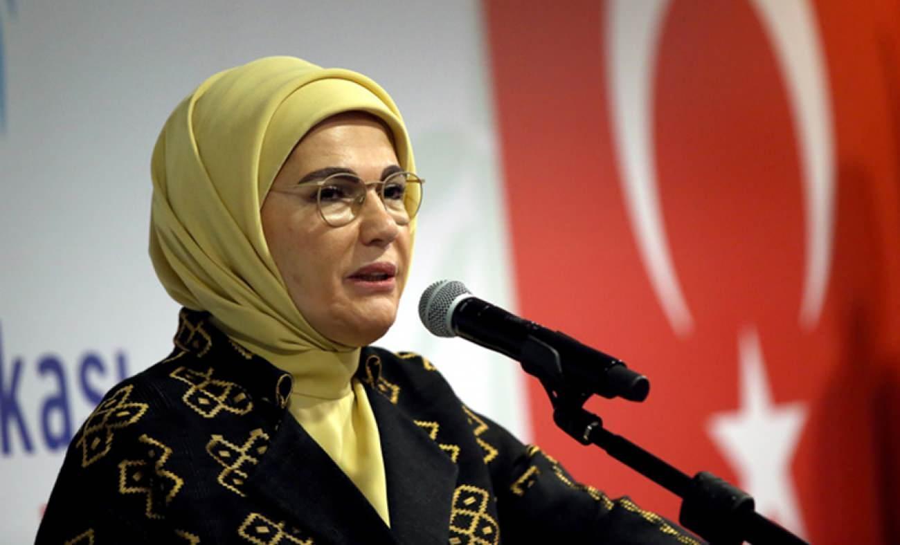 Emine Erdoğan'dan Öğrencilere Yarıyıl Tatili Mesajı: "Asıl Başarı Hayallerinizin Peşinden Gitmek"