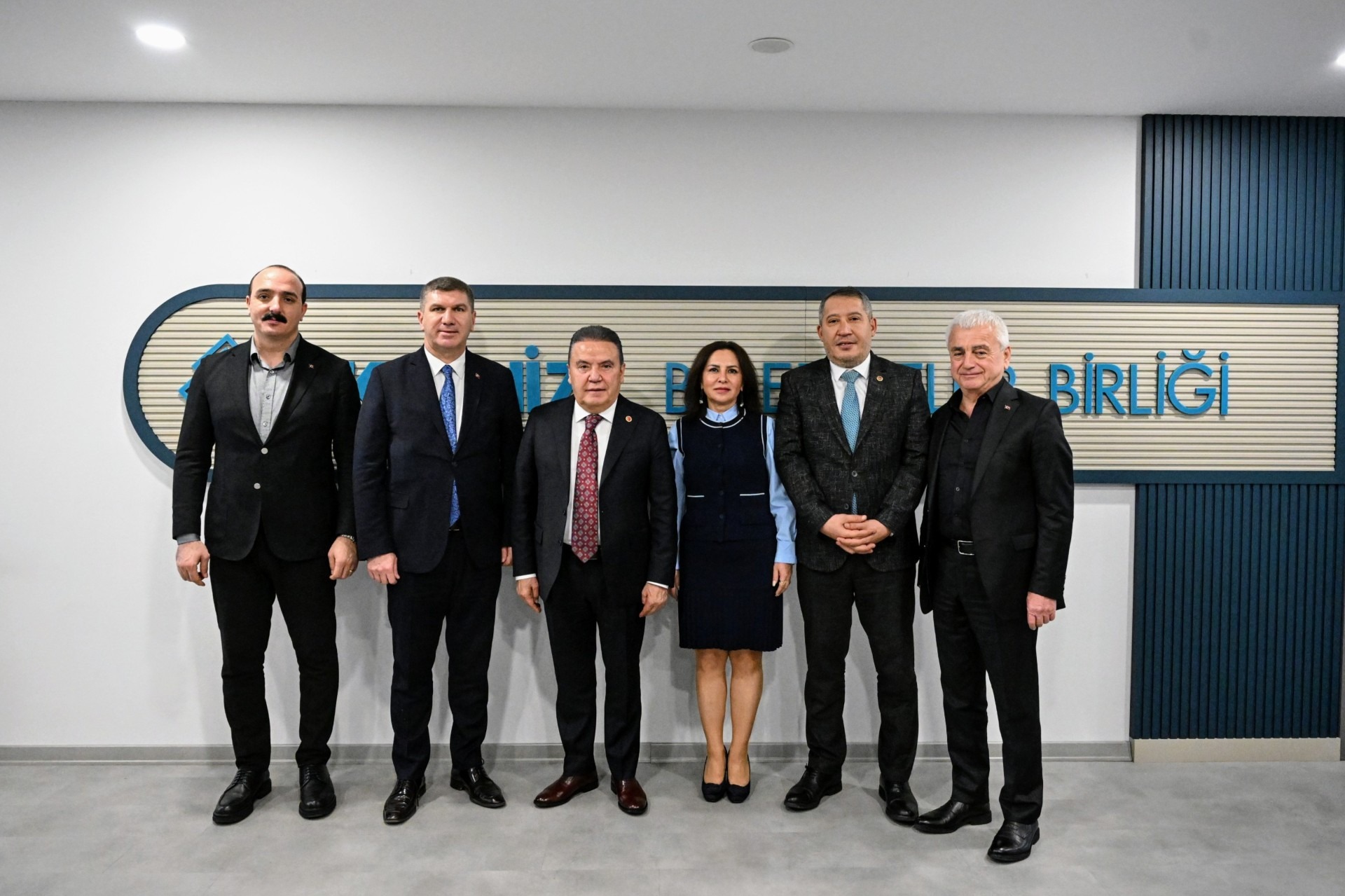 Başkan Ercengiz, Akdeniz Belediyeler Birliği Encümen toplantısına katıldı