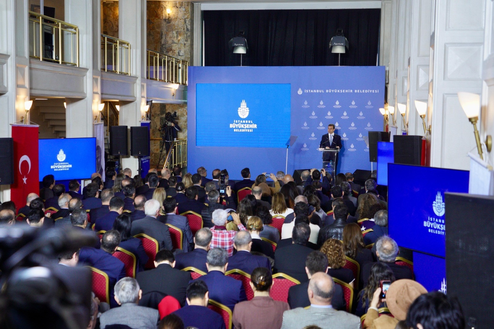 TBB ve İBB Başkanı Ekrem İmamoğlu, Saraçhane’de düzenlediği basın toplantısında ‘heybedeki büyük turp’u açıkladı.