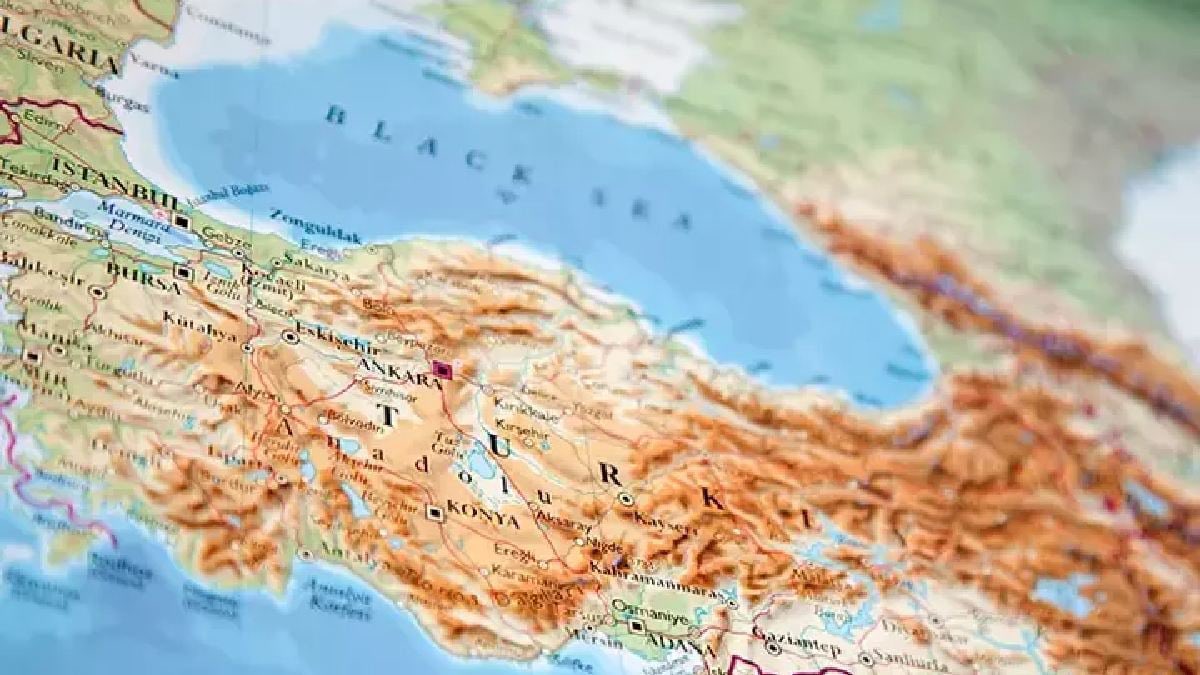 Bilim İnsanları Uyardı: Türkiye'den İran'a Uzanan Dev Yırtık Keşfedildi!