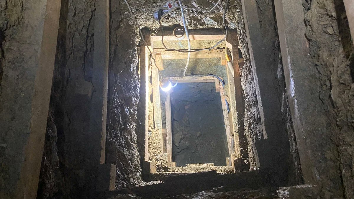 Definecilerden Akılalmaz Düzenek: Metruk Binaya Asansör Kurmuşlar!