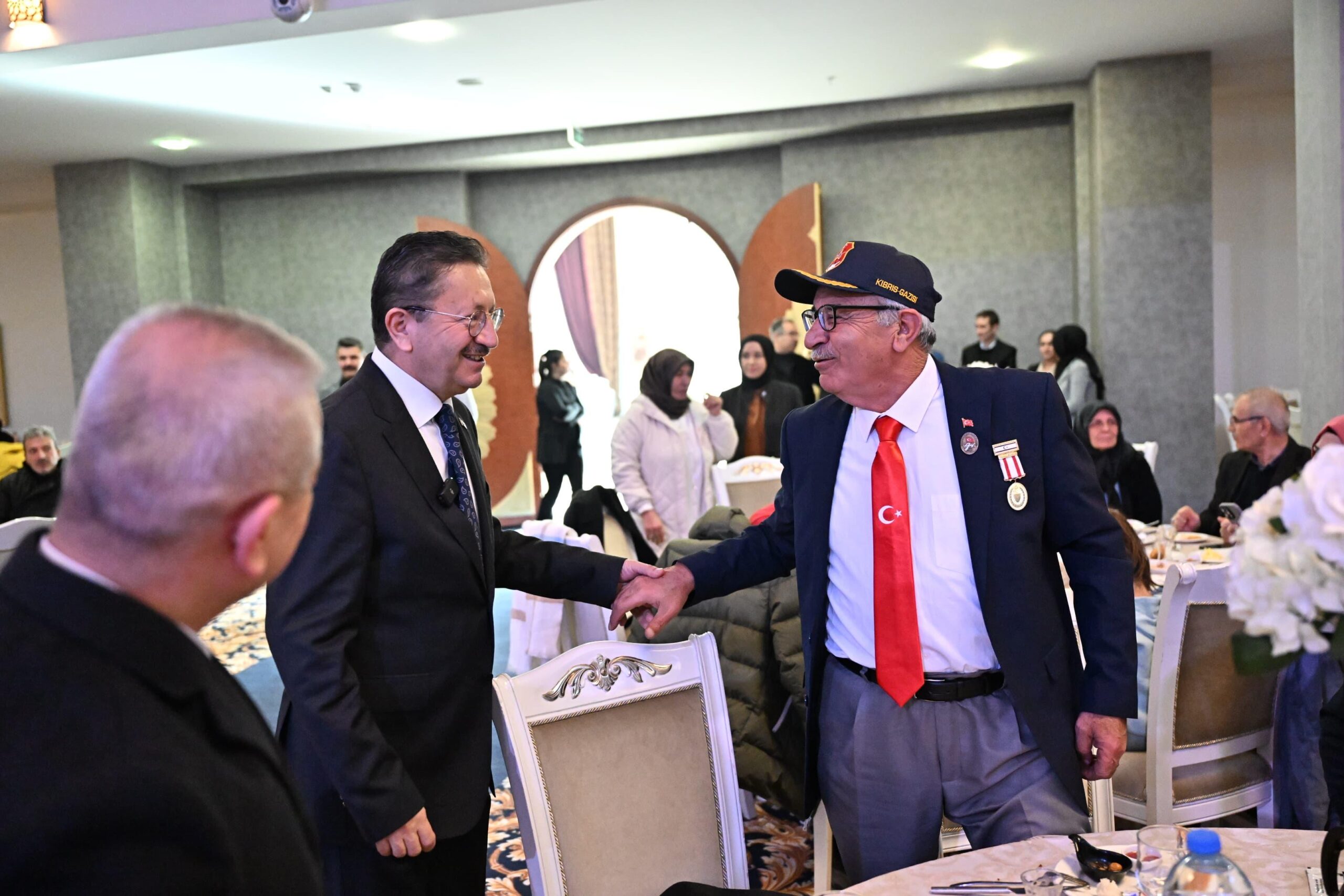 Başkan Tiryaki, Şehit Aileleri ve Gazilerle Bir Araya Geldi