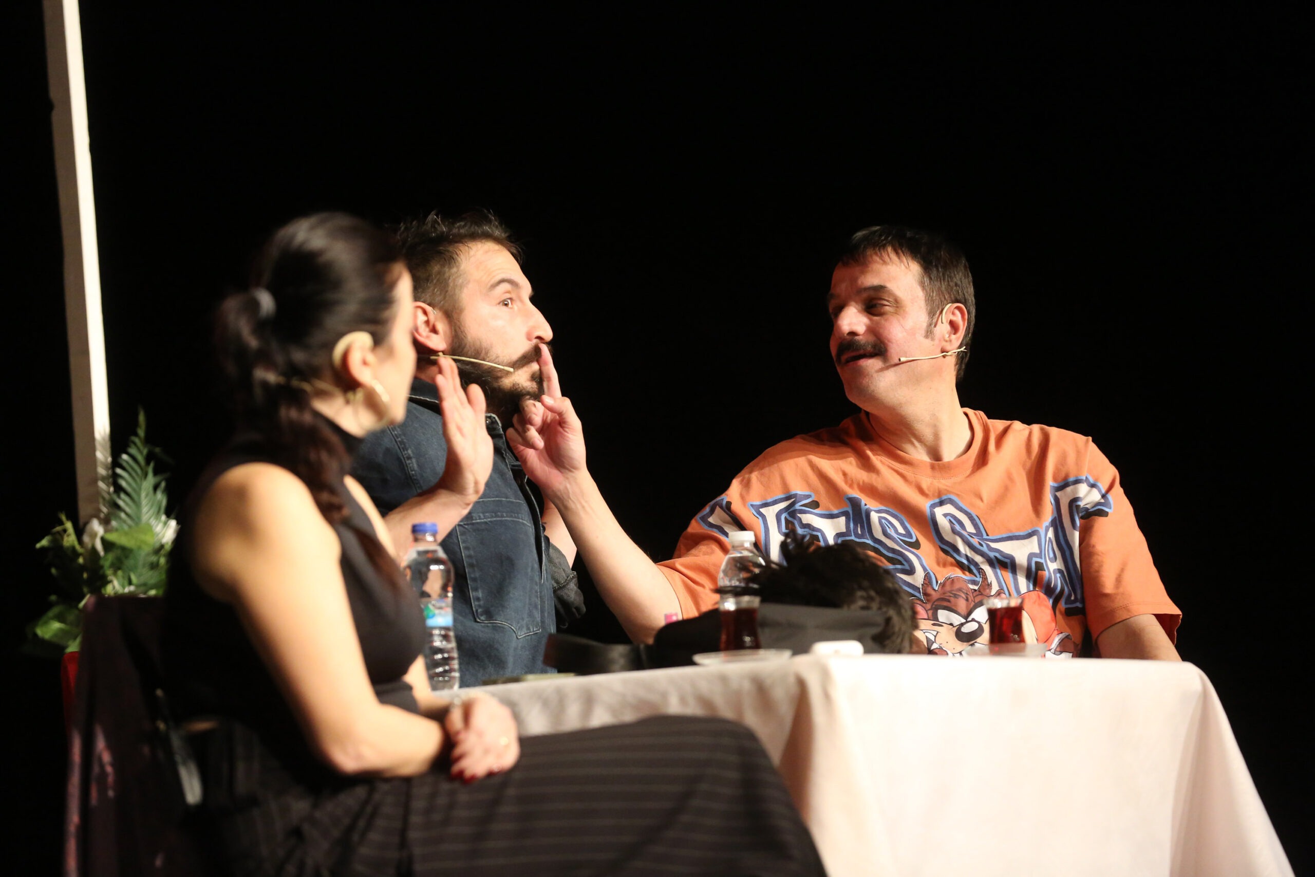 Yenimahalle’de Tiyatro Festivali Kahkaha Dolu Anlara Sahne Oluyor