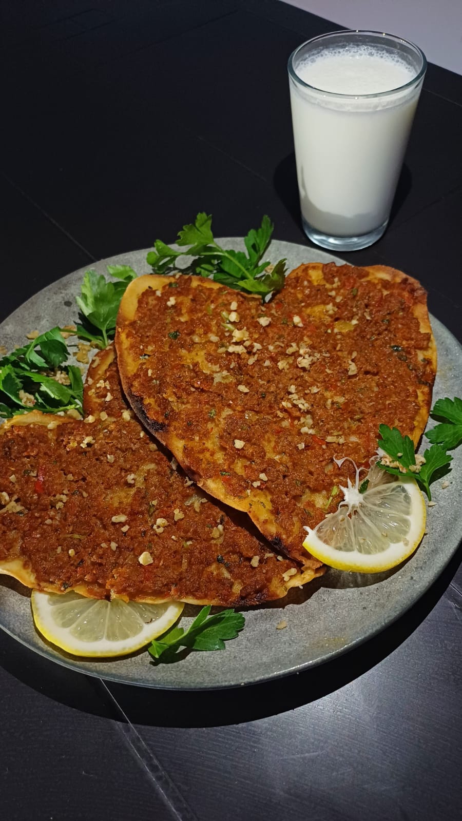 Sevdiklerinizi Mutlu Edecek Kalp Lahmacun (Lahmacun Severler İçin)