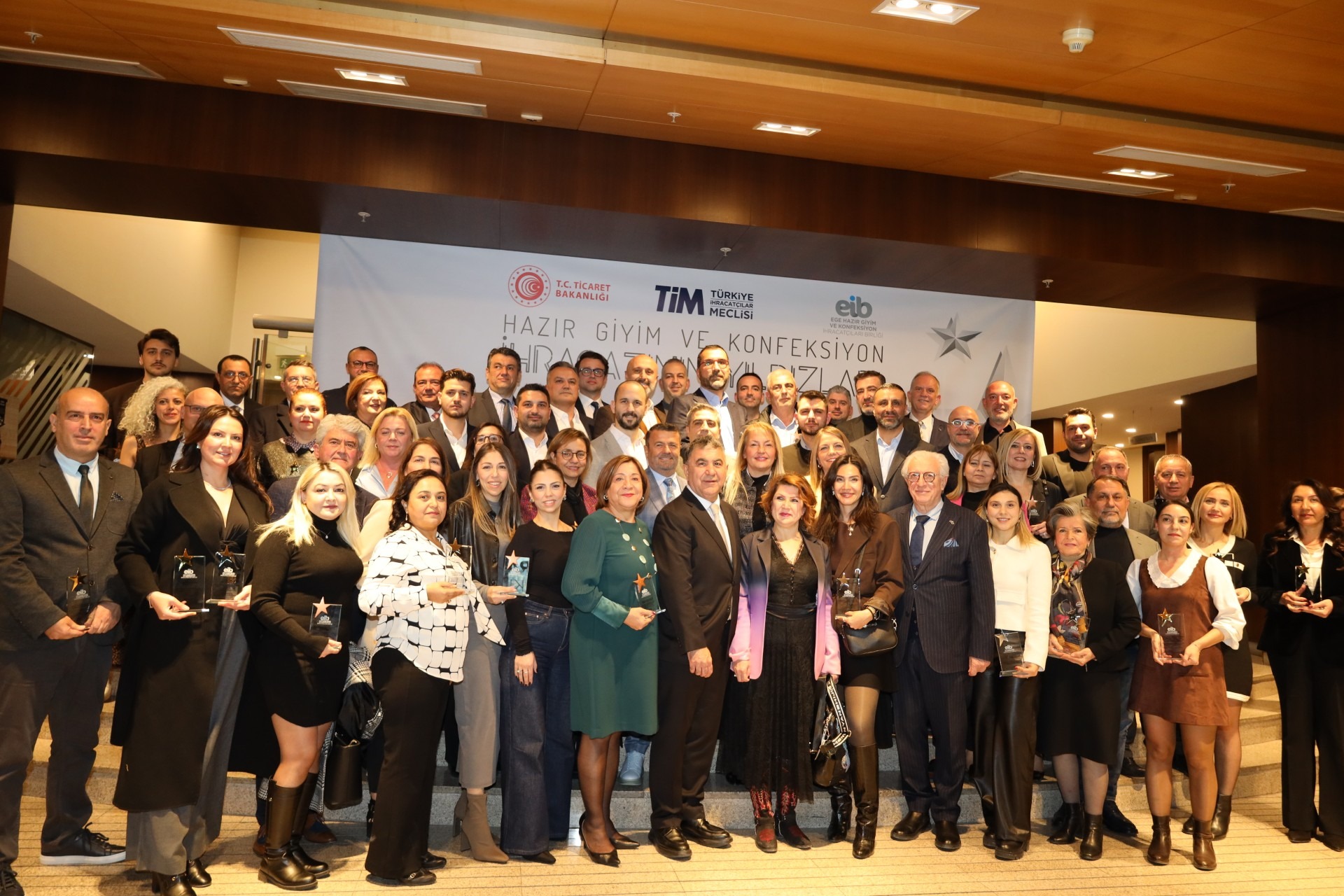 Ege Hazır Giyim ve Konfeksiyon İhracatının  yıldızları ödüllendirildi.
