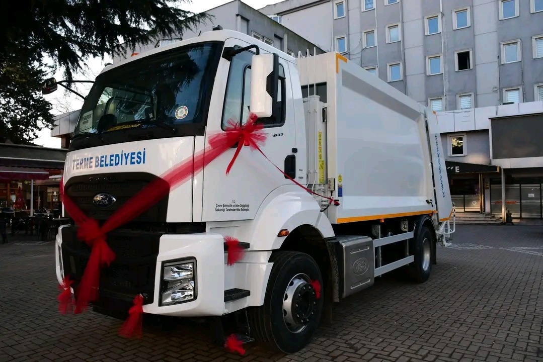 Terme Belediyesi'ne bir çöp kamyonu daha