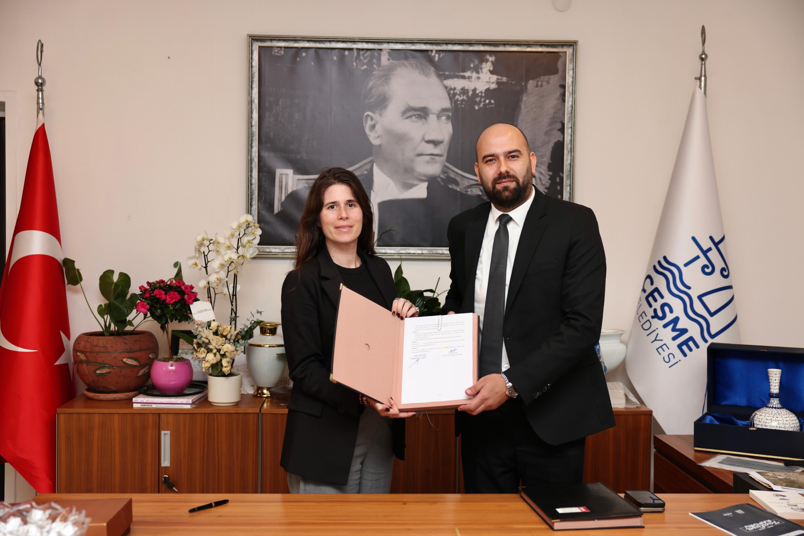 Çeşme Belediyesi ile Türkiye Satranç Federasyonu arasında iş birliği protokolü imzalandı